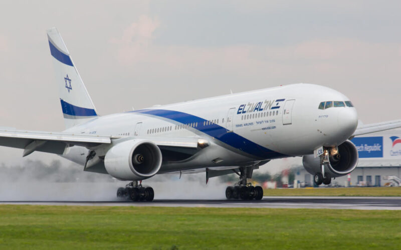 el_al_lands_prg_in_prague-3.jpg