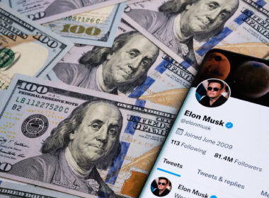 elon_musk_twitter_profile_and_cash.jpg