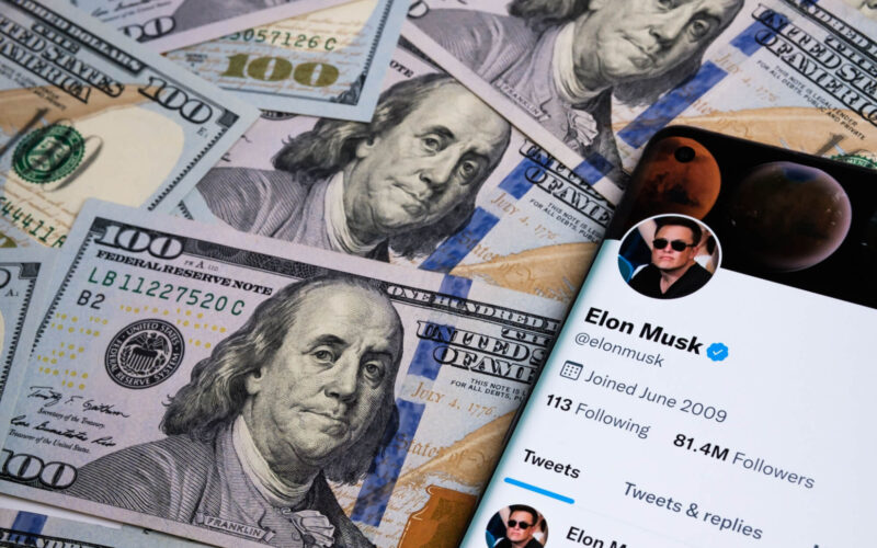 elon_musk_twitter_profile_and_cash.jpg