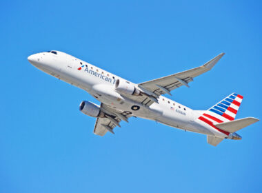 Envoy Air Embraer E175 jet