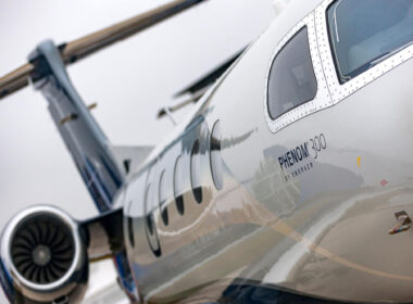 embraer_phenom_business_jet-2.jpg