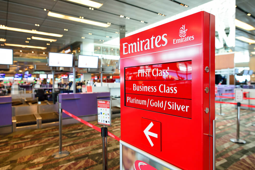 emirates-check-in-counter-at-singapore-changi-international-airport.jpg