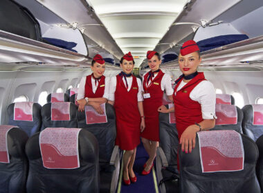 emirates-flight-attendant-cabin-crew-hong-kong-1.jpg