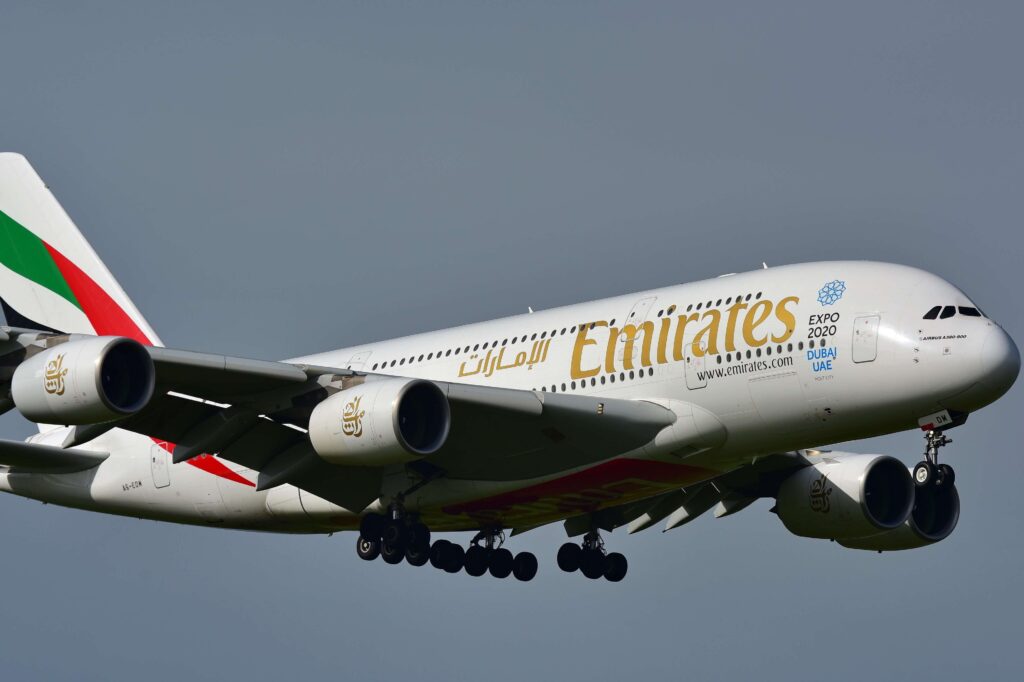 emirates_a380-3.jpg