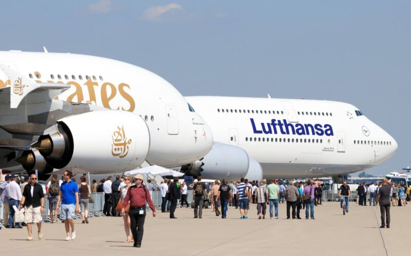 emirates_airbus_a380_and_lufthansa_boeing_747.jpg