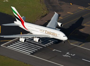 emirates_airbus_a380_landing_at_sydney_airport_syd.jpg