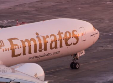 emirates_boeing_777_taxiing_in_istanbul_turkey-1.jpg