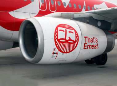 ernest_airlines_airbus_a320_engine_cover.jpg