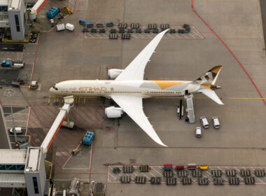 etihad-boeing-787-dreamliner-1.jpg