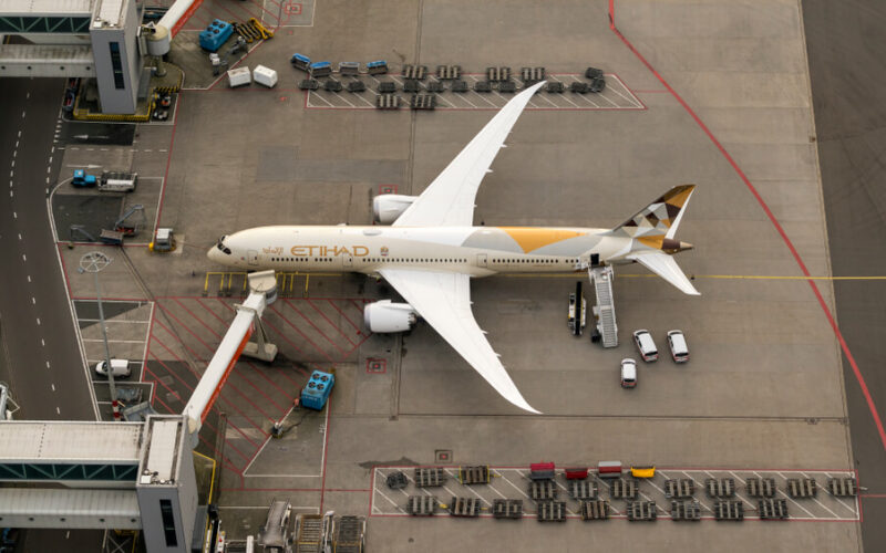 etihad-boeing-787-dreamliner-1.jpg