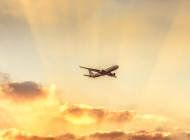 etihad_airways_flying_over_abu_dhabi.jpg