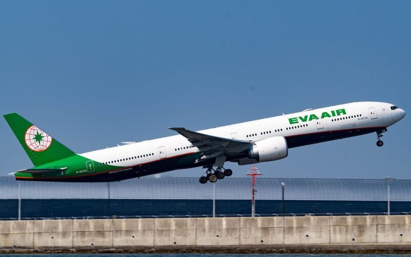 eva_airways_boeing_777-35eer_b-16725_24724270713.jpg