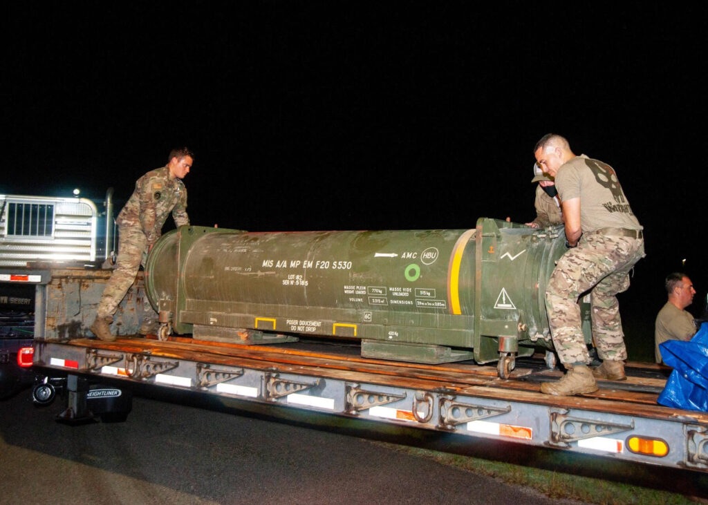 explosive_ordnance_disposal_team_at_macdill_air_force_base.jpg