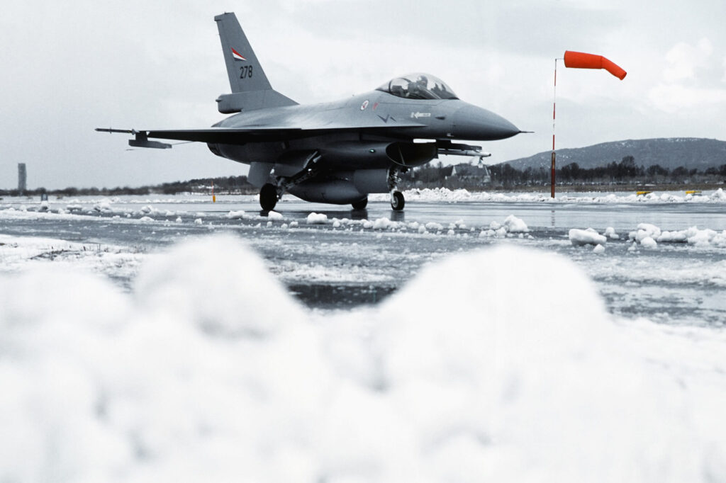 f-16_at_bod_air_base.jpg