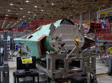 f-35_center_fuselage_at_northrop_grumman.jpg