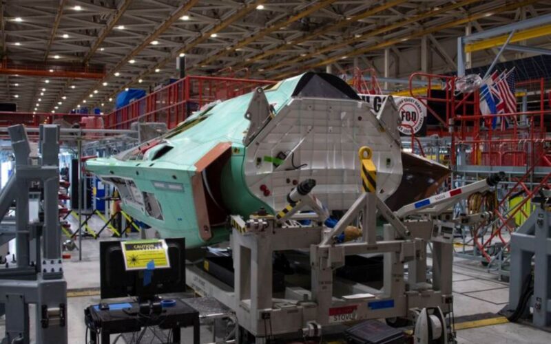 f-35_center_fuselage_at_northrop_grumman.jpg