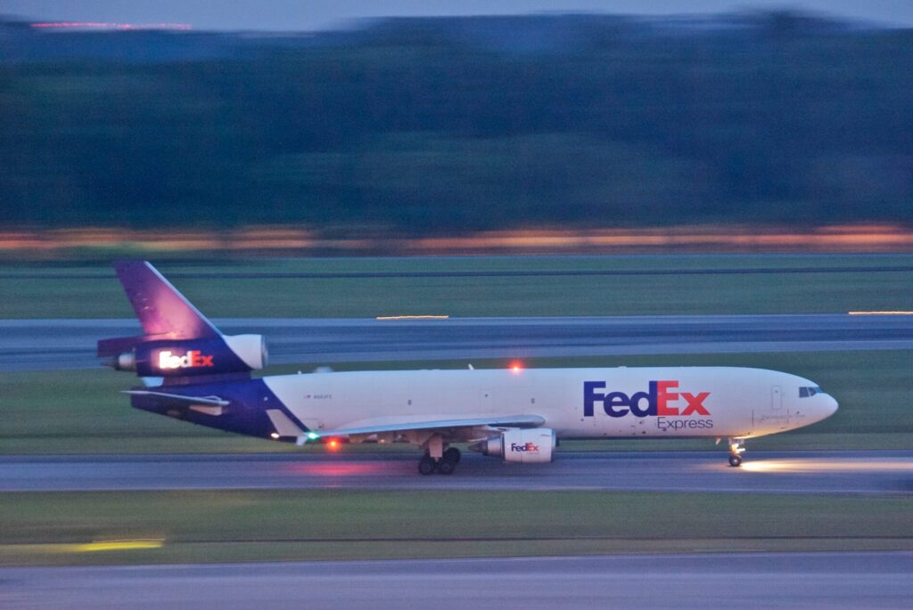 fedex_md-11f_n583fe.jpg