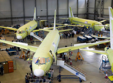 final_assembly_line_of_sukhoi_superjet-1.jpg