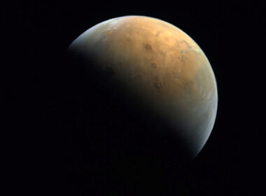 first_emirates_mars_mission_picture_from_mars_orbit.jpg