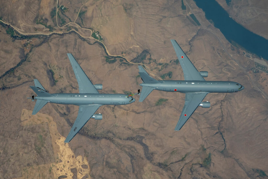 first_refueling_flight_of_a_japanese_kc-46_pegasus_tanker.jpg