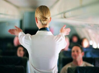 flight-attendant.jpg