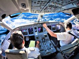 flight_crew_in_cockpit.jpg