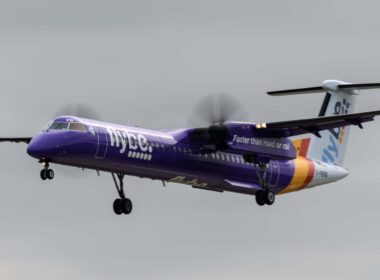 flybe_london_heathrow_landing.jpg