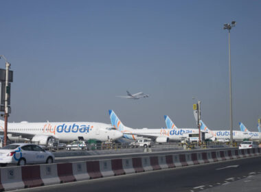 flydubai-planes-in-dubai-airport.jpg