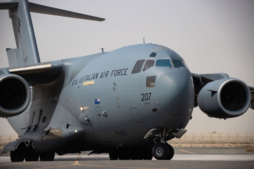 french_air_force_refuels_raaf_c17_globemaster.jpeg