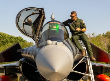 french_dassault_rafale_pilots_sitting_with_open_canopy.jpg