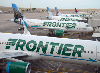 frontier_aircraft_at_gates.jpg