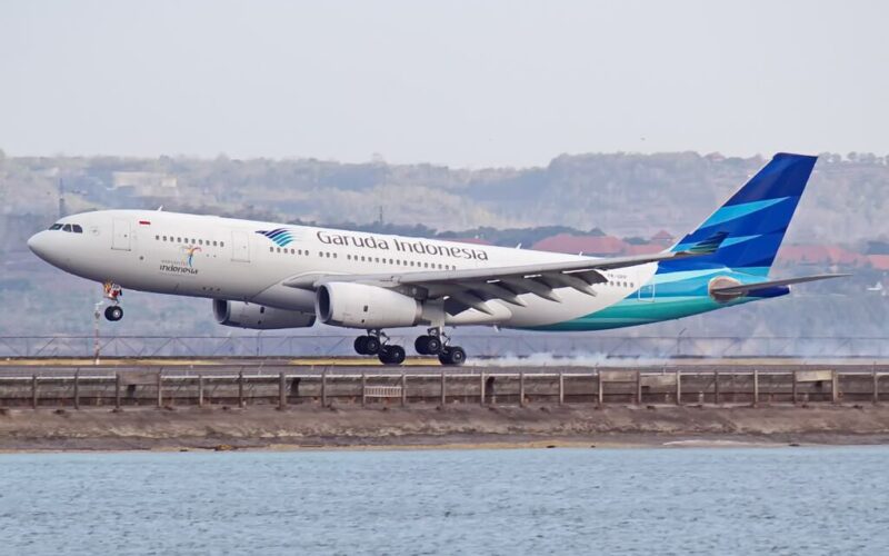 garuda_airbus_a330_landing_at_dps.jpg