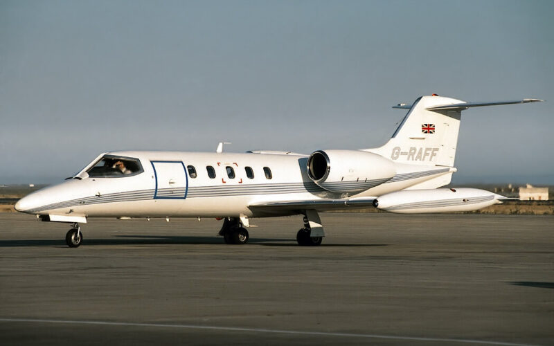 gates_learjet_35a_an1084176.jpg