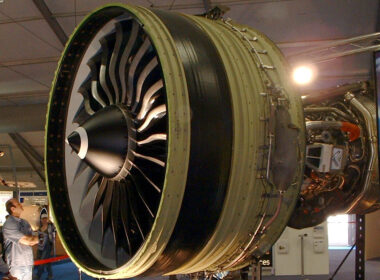 ge90-115b_farnborough_2004_cropped.jpg