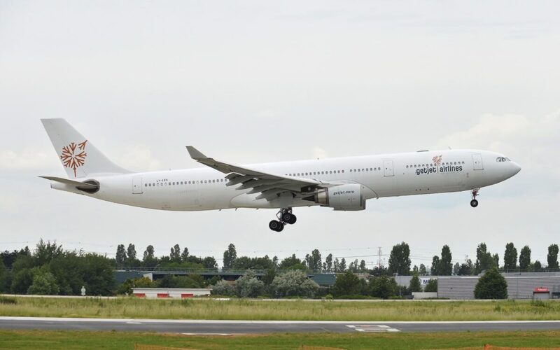 getjet_airlines_airbus_a330_landing.jpg