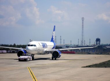 goair_airbus_a320_runway.jpg