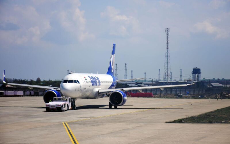 goair_airbus_a320_runway.jpg