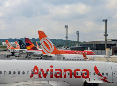 gol_and_avianca_aircraft_at_sao_paulo_airport.jpg