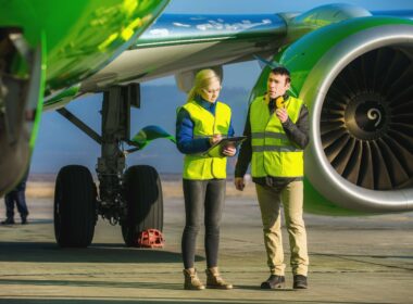 ground handlers airport emplyees