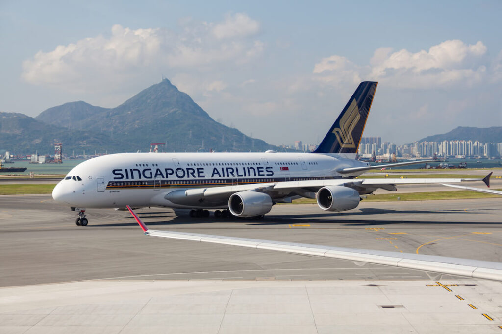 hk_temporarily_suspends_sq_flights_sin_to_hkg_for_2_weeks.jpg