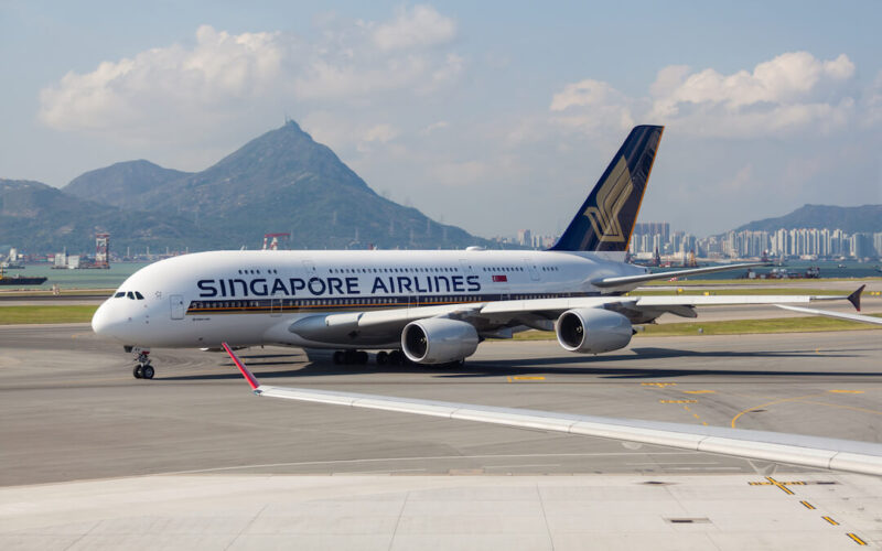 hk_temporarily_suspends_sq_flights_sin_to_hkg_for_2_weeks.jpg