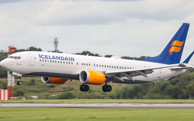 icelandair_737_max.jpg