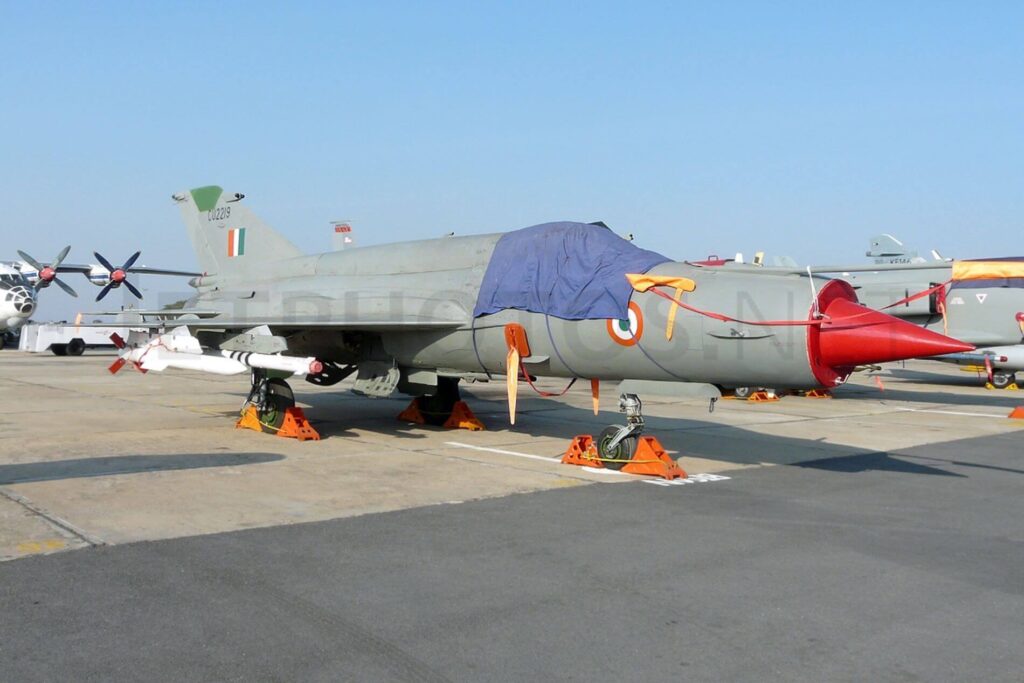 india_to_begin_retiring_mig-21_after_series_of_crashes-1.jpg