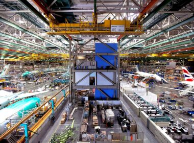 inside_boeing_everett_factory_where_787_is_assembled.jpg