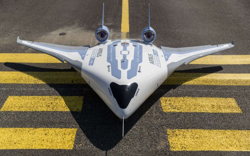 introducing-maveric-airbus-compact-flying-wing-demonstrator.jpg