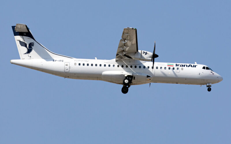 iranair_atr72-600_landing_at_dubai_international_airport_dxb.jpg