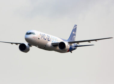 irkut_mc-21-300_landing_at_zhukovsky_airport_in_moscow_russia.jpg