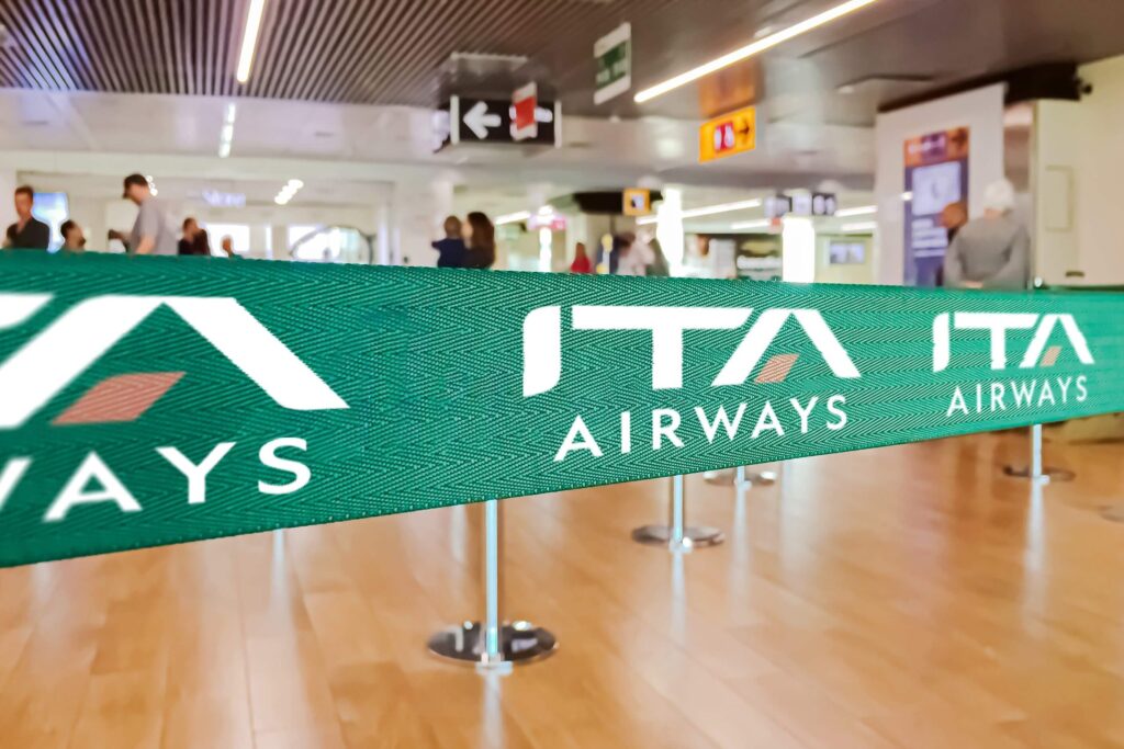 ita_airways_logo_inside_the_leonardo_da_vinci_airport_in_rome_italy.-1.jpg