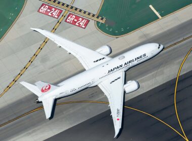 japan_airlines_aircraft.jpg