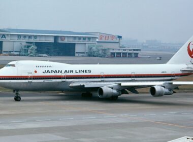 japan_airlines_ja8119.jpg